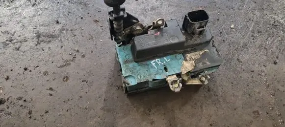 Volvo V70 Front door lock