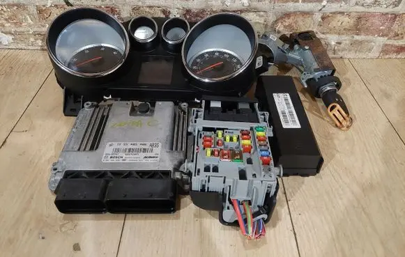Opel Zafira C Other control units/modules