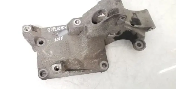 Skoda Roomster (5J) A/C compressor mount bracket 038903143AG