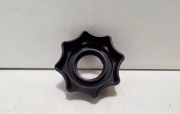 Volkswagen Golf VII Spare wheel mounting bracket 