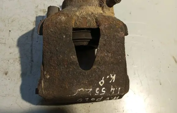 Volkswagen Polo IV 9N3 Front brake caliper