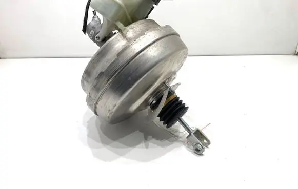 Mercedes-Benz CLS C218 X218 Brake booster A2124301330