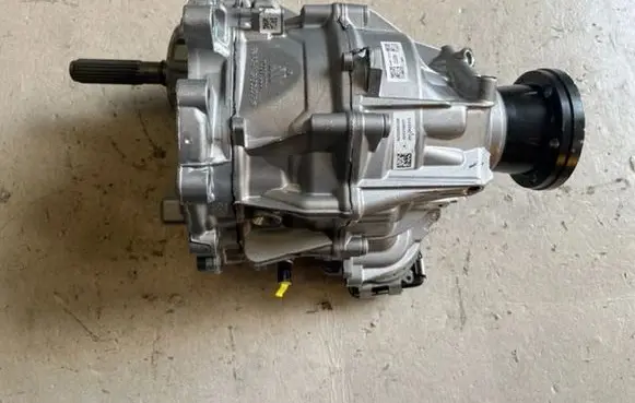 Gearbox transfer box case