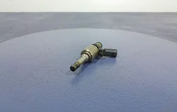 Audi A4 S4 B8 8K Fuel injector 06H906036J