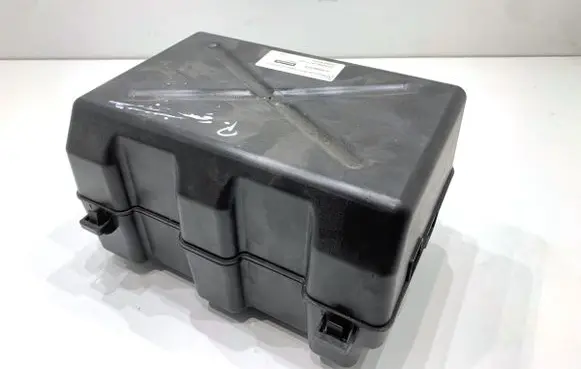 Mercedes-Benz GLE (W166 - C292) Central locking vacuum pump A0008005648