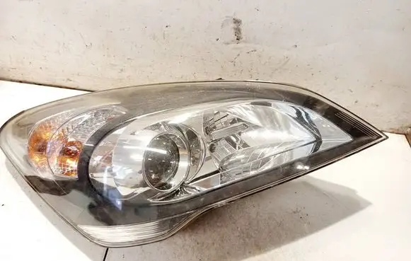 KIA Ceed Headlight/headlamp 921021h