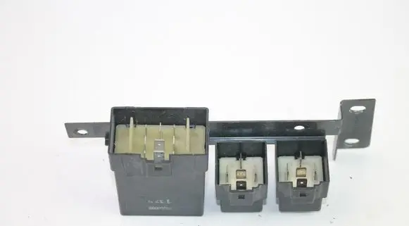 Chrysler Sebring (FJ - JX) Fuse 68832C 2030005D