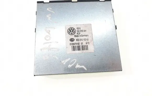 Volkswagen Golf VI Power management control unit 1K0919041 8ES01015300
