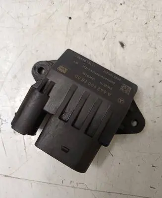 Mercedes-Benz ML W164 Glow plug pre-heat relay A6429002800 0522140210 12102043591