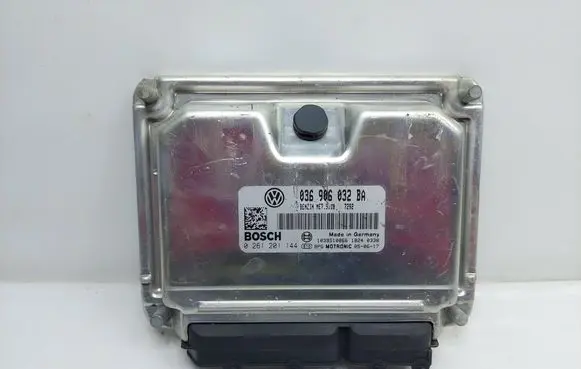 Volkswagen Golf V Engine control unit/module 036906032BA 0261201144 1039S10866