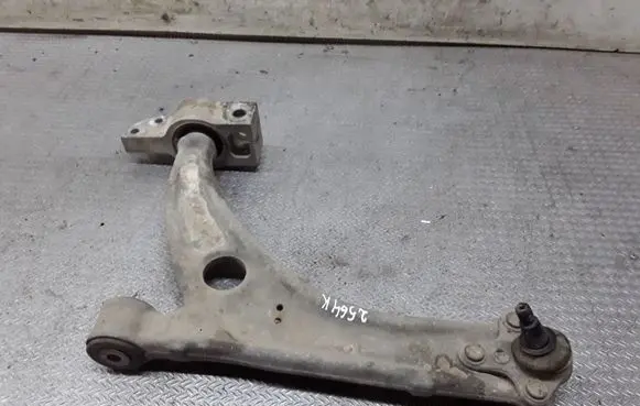 Volkswagen PASSAT B6 Front lower control arm/wishbone