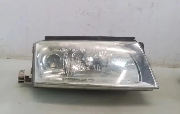Skoda Octavia Mk1 (1U) Headlight/headlamp