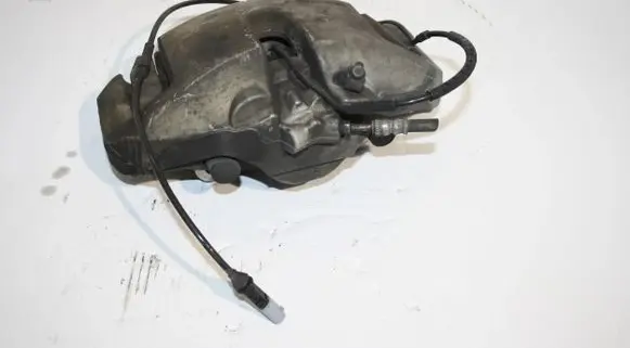 BMW 5 F10 F11 Front brake caliper 6786817