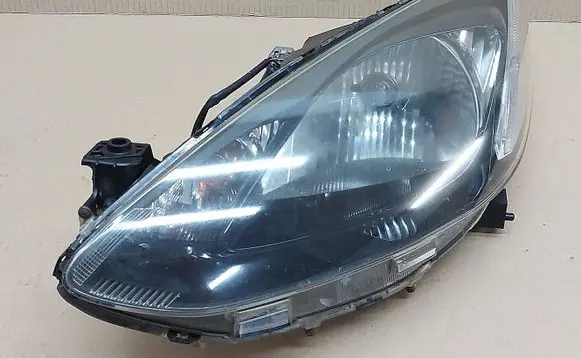 Mazda 2 Headlight/headlamp 