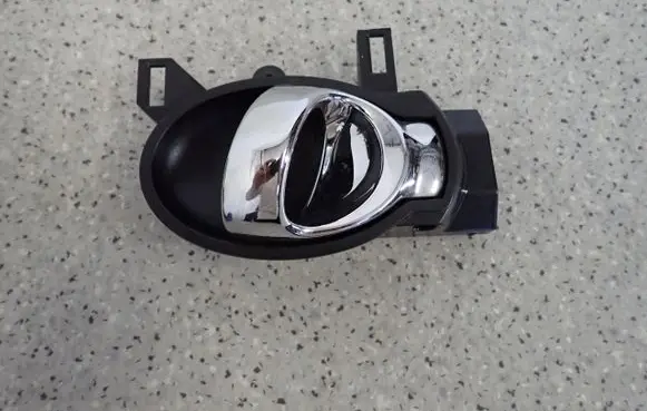 Nissan Note (E12) Front door interior handle 