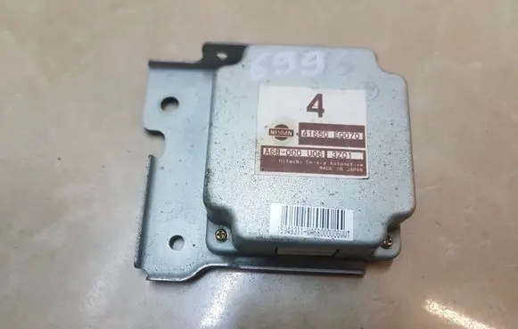 Nissan X-Trail T30 Torque split ecu control unit/module 41650EQ070