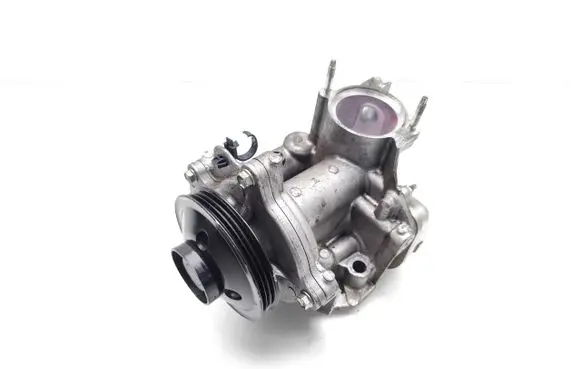 Toyota RAV 4 (XA40) Water pump 2241000432
