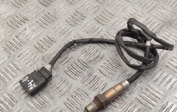 Audi A4 S4 B5 8D Lambda probe sensor 058906265B 0258006090