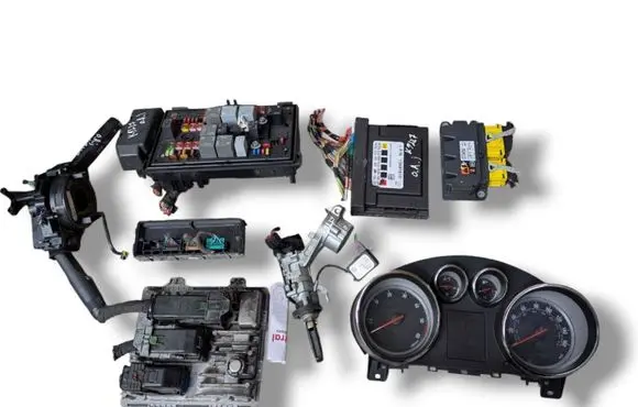 Engine ECU kit and lock set