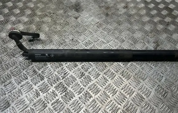 Jeep Cherokee Shock absorber/damper mounting bracket 68231345AA