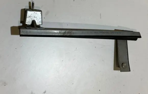 Ford Mustang VI Door glass rail FR3B63263A20AA