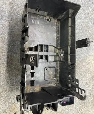 Opel Astra J Battery box tray 13308434