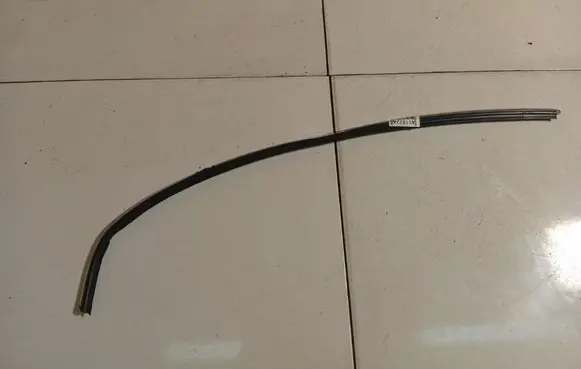 Mini One - Cooper R50 - 53 Front door glass trim molding