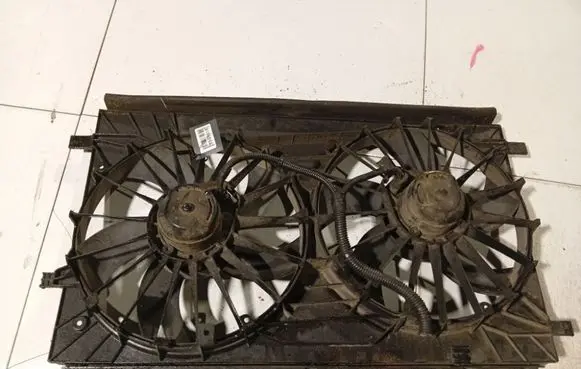 Chrysler Sebring (JS) Radiator cooling fan shroud