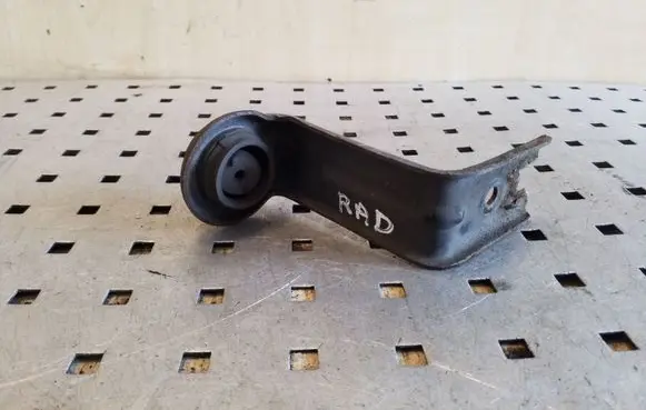 Toyota Verso Radiator mount bracket