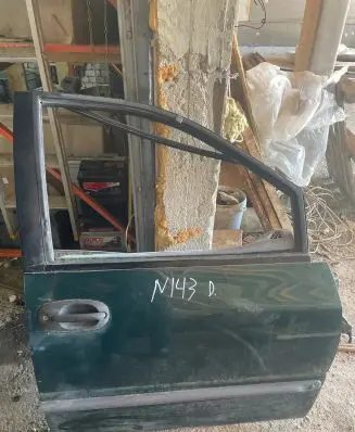 Chrysler Voyager Front door