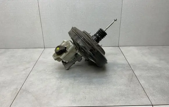 Audi Q3 8U Brake booster 5N1614105J
