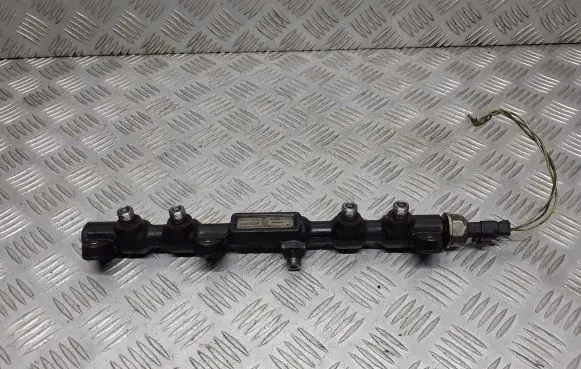 Ford Mondeo Mk III Fuel main line pipe 2S70-9D280-AE