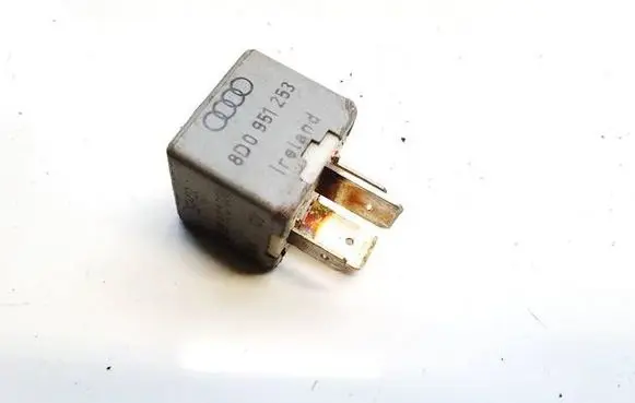 Volkswagen PASSAT B5.5 Other relay 8D0951253 899312000