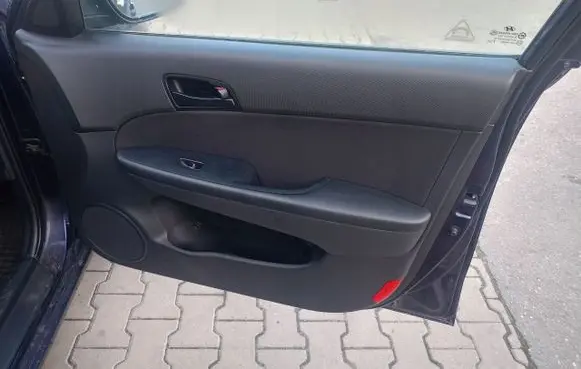Hyundai i30 Front door card panel trim