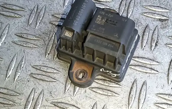 Mercedes-Benz Sprinter W906 Glow plug pre-heat relay A6519000900