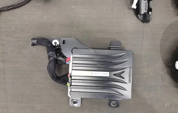 KIA Pro Cee'd III Parcel shelf speaker 