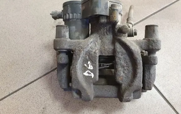 Subaru Outback (BS) Rear brake caliper 26620AL020