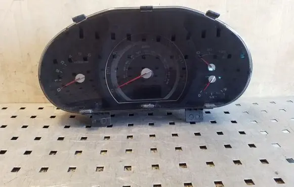 KIA Sportage Speedometer (instrument cluster) 940013U015