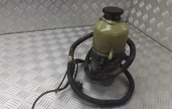 Opel Astra H Power steering pump