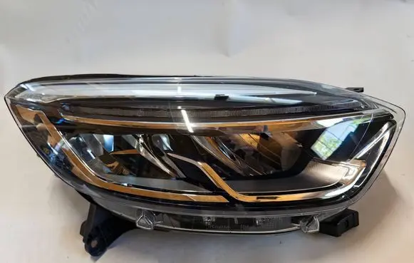 Renault Captur Headlight/headlamp 260107244R