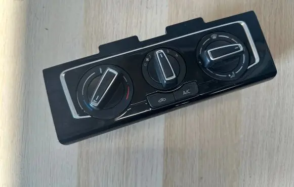 Volkswagen Golf VII Climate control unit 6C0820045C