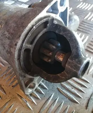 KIA Carens I Starter motor