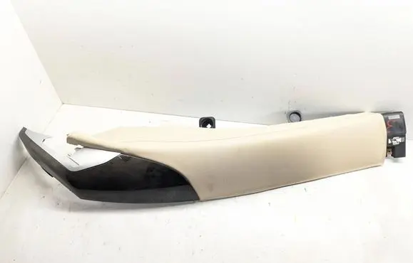 BMW 7 G11 G12 (C) pillar trim 7374648