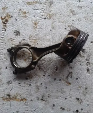 BMW 7 F01 F02 F03 F04 Piston with connecting rod 784323704 120326168