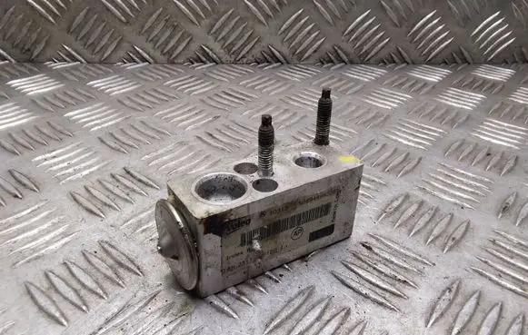 Air conditioning (A/C) expansion valve