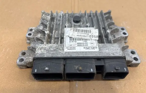 Renault Clio IV Engine control unit/module 237101989R 237101990R 4086108