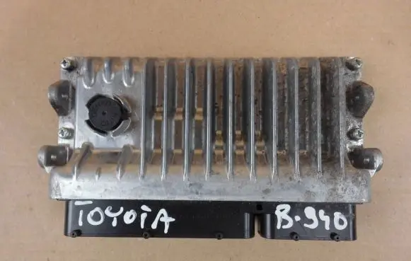 Toyota Yaris Engine control unit/module ECU 896610U120