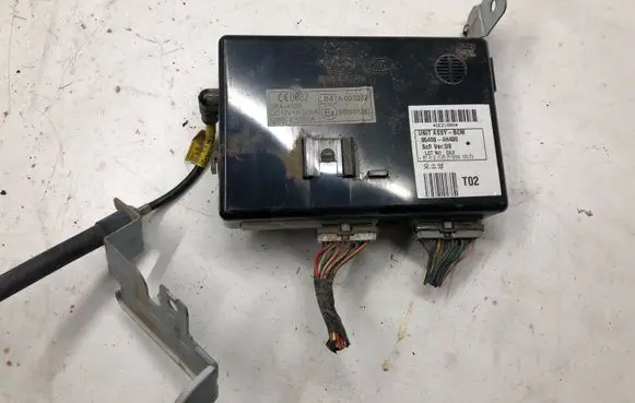Hyundai H-1, Starex, Satellite Air suspension control unit module (rear) 954004H400