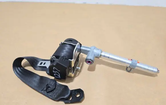 Volvo C70 Rear seatbelt 608493000A
