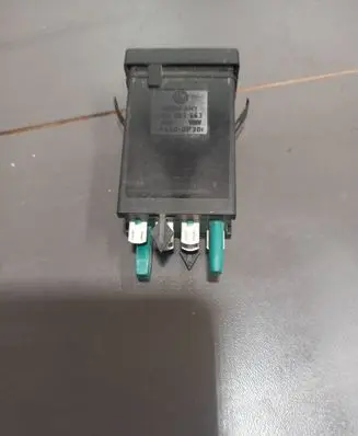 Volkswagen PASSAT B5 Seat heating switch 3B0963563